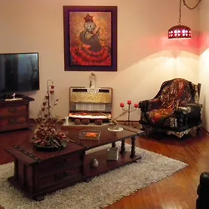 https://the-spanish-lodge-and-bb.hotelsperth.org